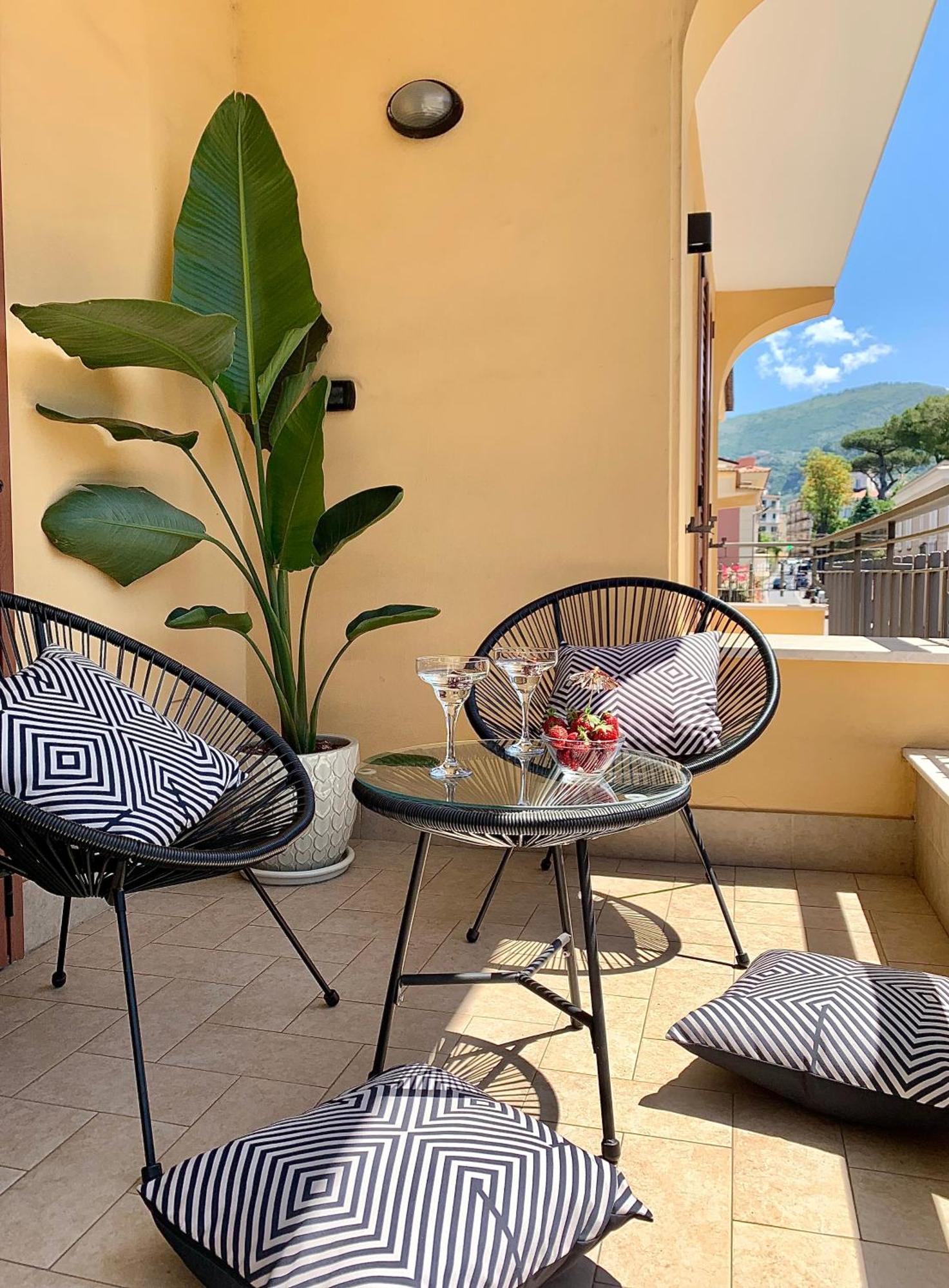 Flat 252 Sorrento Apartments Sant'Agnello Bagian luar foto